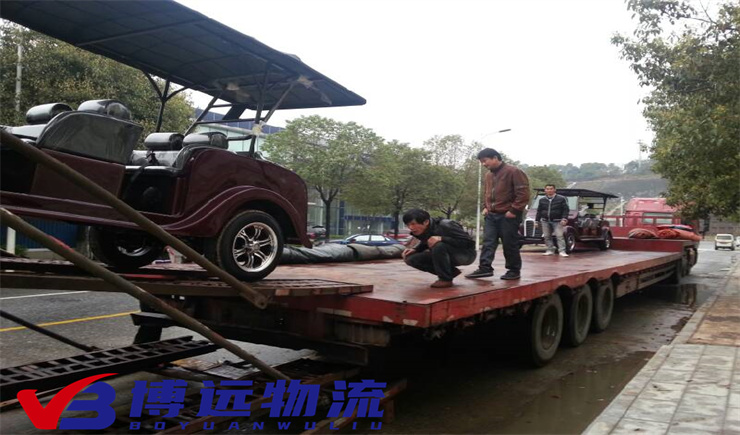 旅游觀光車(chē)發(fā)往青島碼頭裝柜  博遠(yuǎn)物流出動(dòng)2臺(tái)17.5米車(chē)
