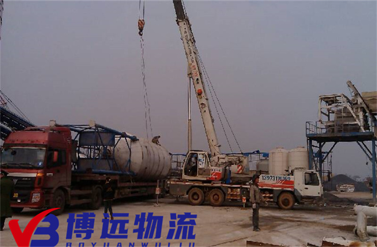 中交二航局?jǐn)嚢枵景徇w 望城到鎮(zhèn)江 博遠(yuǎn)物流17.5米車(chē)多臺(tái)協(xié)助
